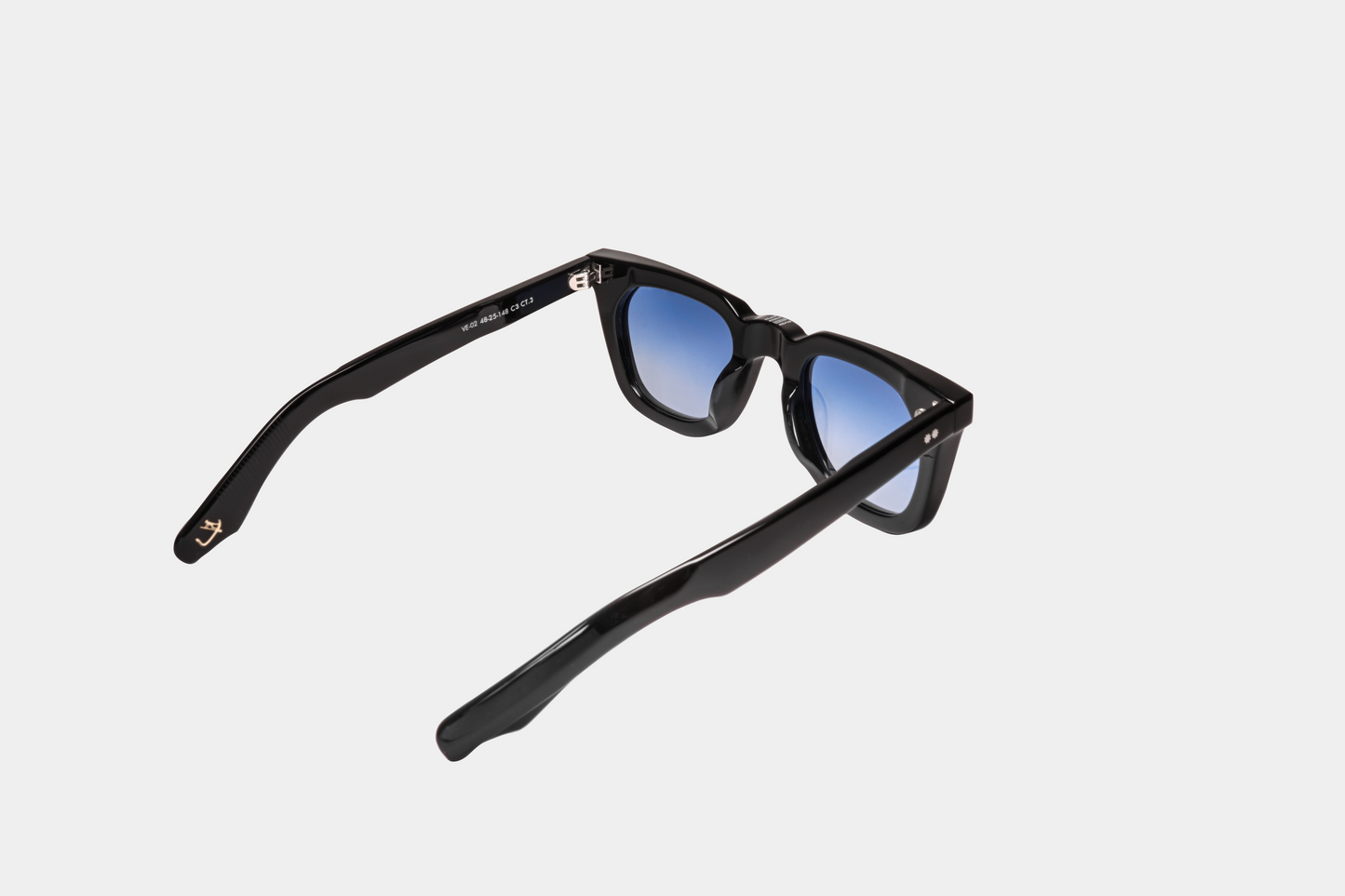 VE-02 BLACK